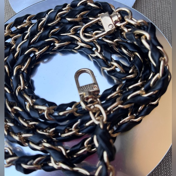 New 47” Chain & Leather Crossbody Strap or Replacement in Gold Metal - Picture 12 of 14